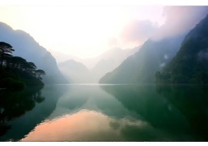 Tranquil Escapes at Hidden Lakes in Guizhou