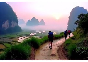 Scenic Footpaths Along Guangxi’s Karst Peaks