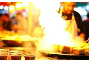 Savoring the Flavors of Chinese Street Snacks